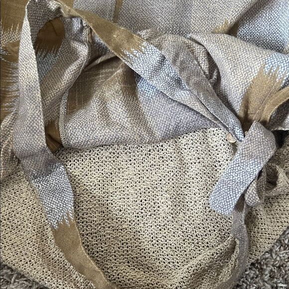 Like New! Vintage Linea Silk Brown and Gray Plaid Sweater Top in SIze 10 - Picture 10 of 11